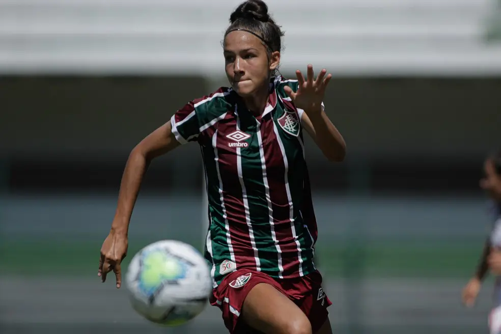 Fluminense marca no fim e sai na frente do Inter na final do Brasileirão Feminino Sub-18