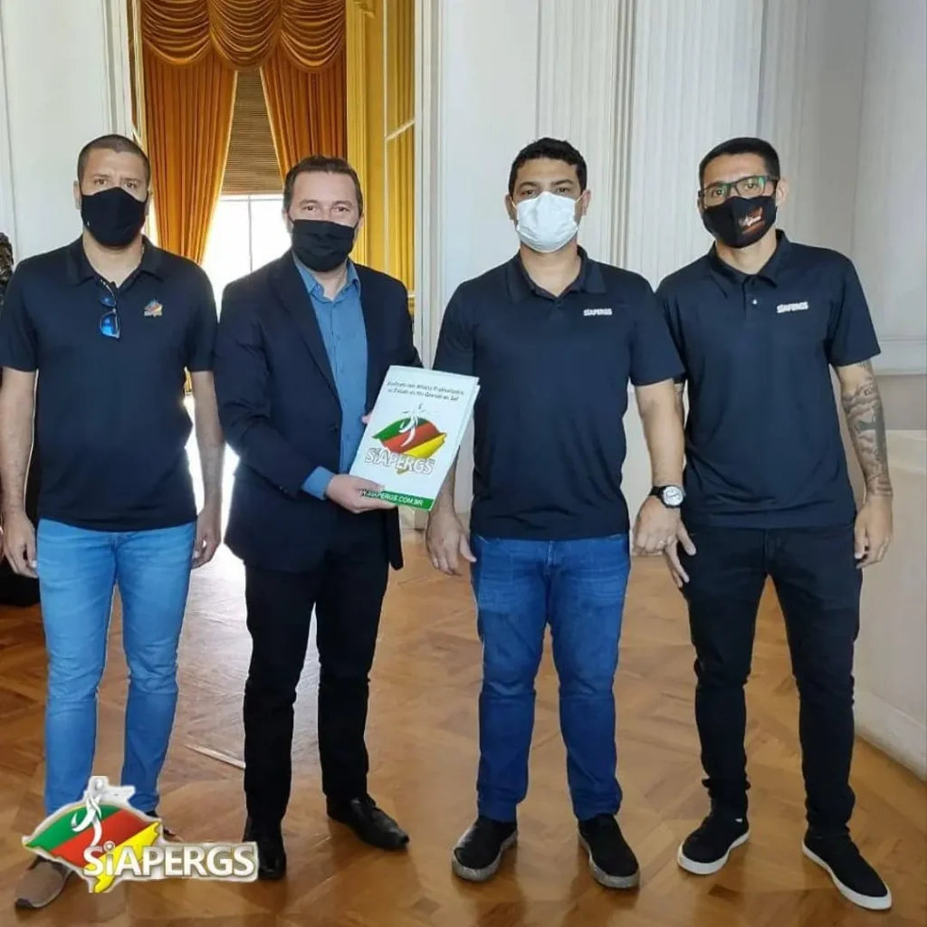 Diretoria do Siapergs reune-se com representantes do governo estadual para tratar do início da Segundona