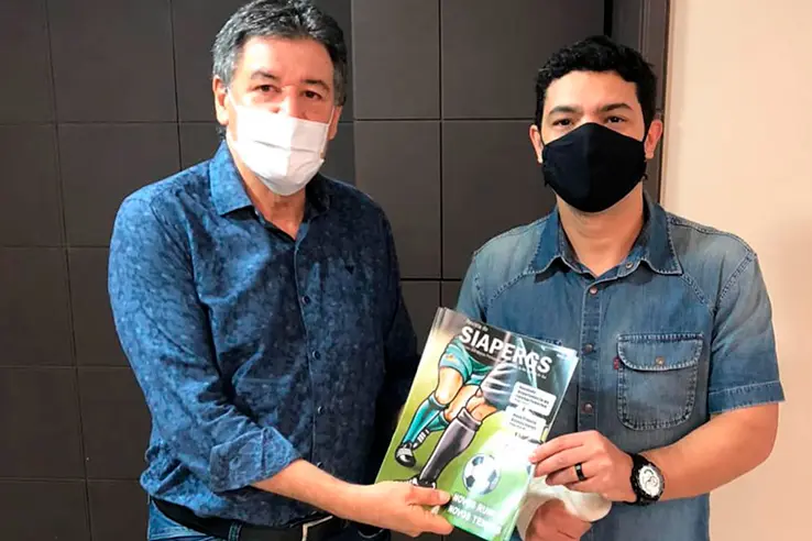 Ex-atleta Cassiá, visita a sede do Siapergs